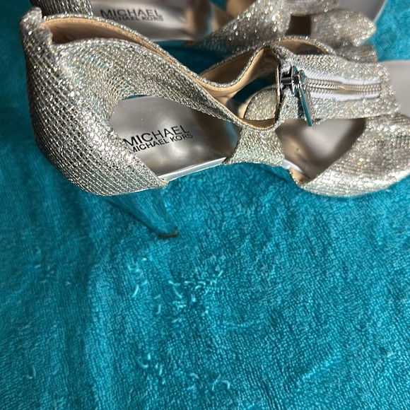 MICHAEL KORS HIGH HEELSL SHOES - Picture 4 of 6